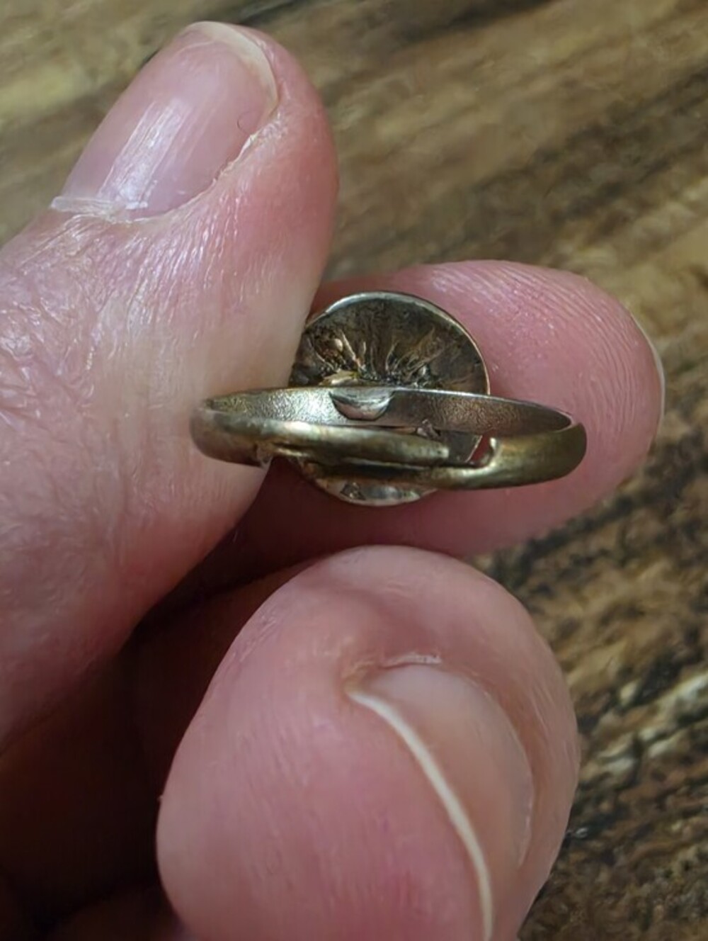 Unique Ring - Picture 4 of 4
